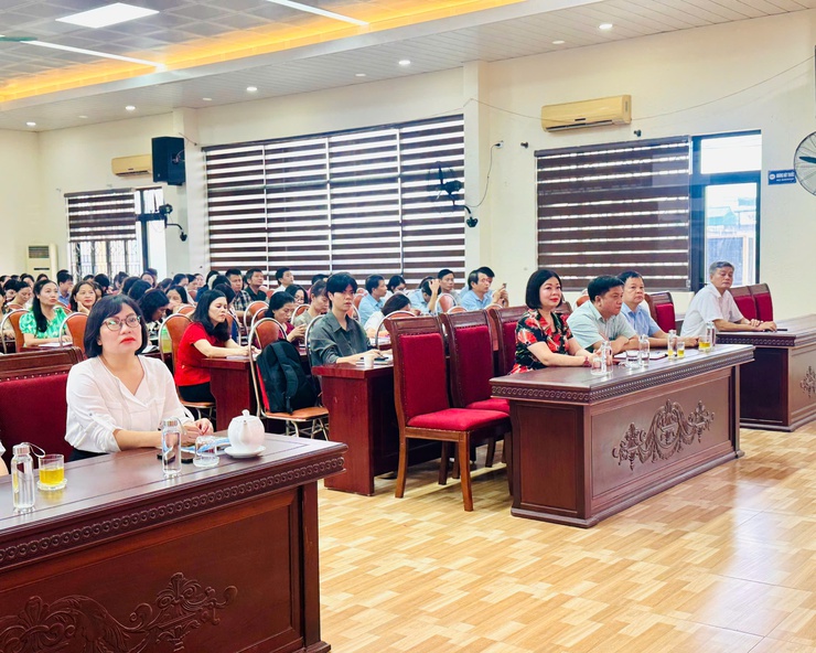 Trung tâm Chính trị khu vực Thanh Trì: Lớp bồi dưỡng chính trị hè năm 2025- Ảnh 6.