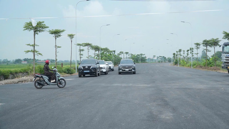Xã Phượng Dực: Tổ chức Lễ gắn biển công trình chào mừng Đại hội đại biểu Đảng bộ xã lần thứ I- Ảnh 2.