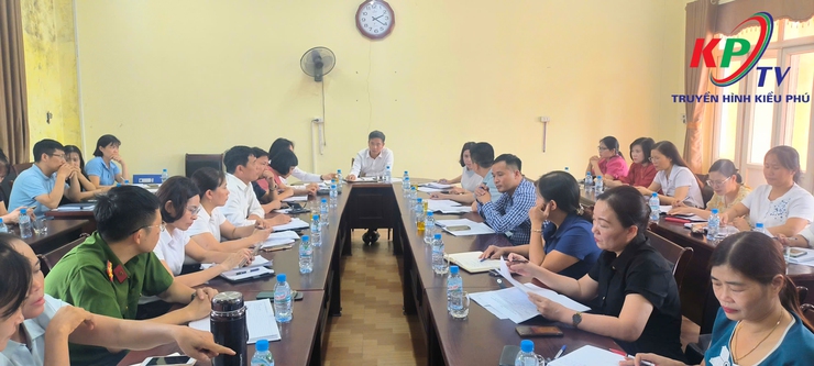 UBND xã Kiều Phú làm việc với lãnh đạo các cơ sở giáo dục trên địa bàn về chuẩn bị năm học mới 2025-2026- Ảnh 1.
