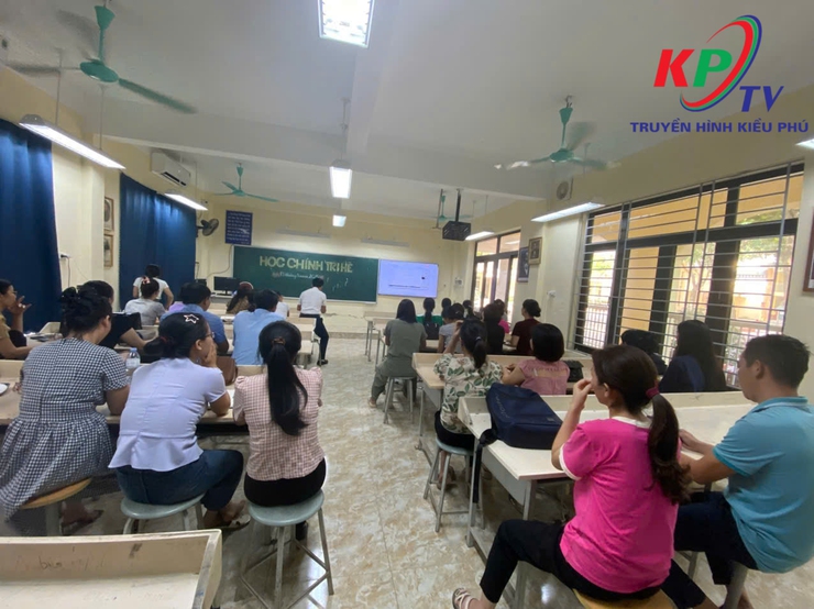 Đảng ủy xã Kiều Phú tổ chức Hội nghị bồi dưỡng chính trị hè năm 2025 cho đội ngũ cán bộ quản lý và giáo viên trên địa bàn- Ảnh 14.