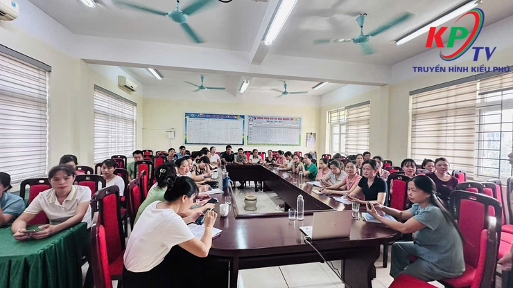 Đảng ủy xã Kiều Phú tổ chức Hội nghị bồi dưỡng chính trị hè năm 2025 cho đội ngũ cán bộ quản lý và giáo viên trên địa bàn- Ảnh 5.