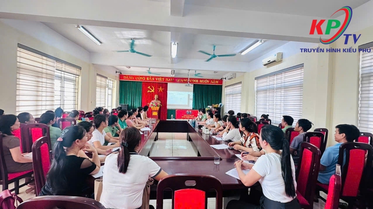 Đảng ủy xã Kiều Phú tổ chức Hội nghị bồi dưỡng chính trị hè năm 2025 cho đội ngũ cán bộ quản lý và giáo viên trên địa bàn- Ảnh 3.