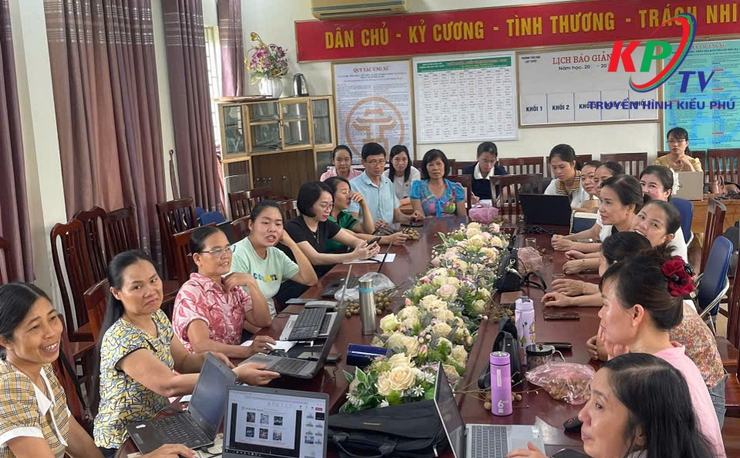 Đảng ủy xã Kiều Phú tổ chức Hội nghị bồi dưỡng chính trị hè năm 2025 cho đội ngũ cán bộ quản lý và giáo viên trên địa bàn- Ảnh 7.