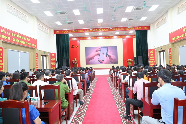 Xã Tiến Thắng tổ chức lễ phát động phong trào “Bình dân học vụ số” và hưởng ứng chiến dịch “45 ngày đêm” ra quân hỗ trợ hoạt động chuyển đổi số tại các xã, phường trong giai đoạn đầu thực hiện chính quyền địa phương 2 cấp- Ảnh 1.
