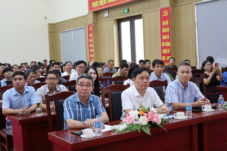Xã Tiến Thắng tổ chức lễ phát động phong trào “Bình dân học vụ số” và hưởng ứng chiến dịch “45 ngày đêm” ra quân hỗ trợ hoạt động chuyển đổi số tại các xã, phường trong giai đoạn đầu thực hiện chính quyền địa phương 2 cấp- Ảnh 2.