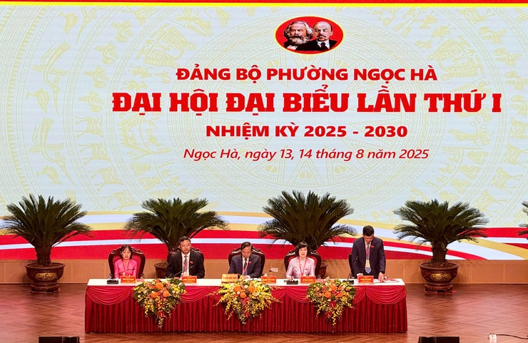 Đại hội đại biểu Đảng bộ phường Ngọc Hà lần thứ I, nhiệm kỳ 2025-2030: Phát huy truyền thống, xây dựng phường Ngọc Hà phát triển hiện đại, văn minh và hạnh phúc- Ảnh 3.