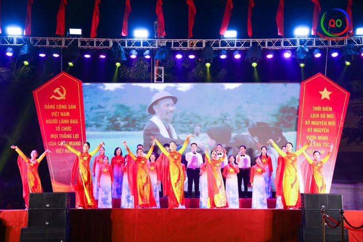 Ấn tượng từ Đêm liên hoan nghệ thuật “Sáng mãi niềm tin theo Đảng” – Chào mừng thành công Đại hội Đảng bộ xã Quốc Oai lần thứ I, nhiệm kỳ 2025–2030- Ảnh 14.