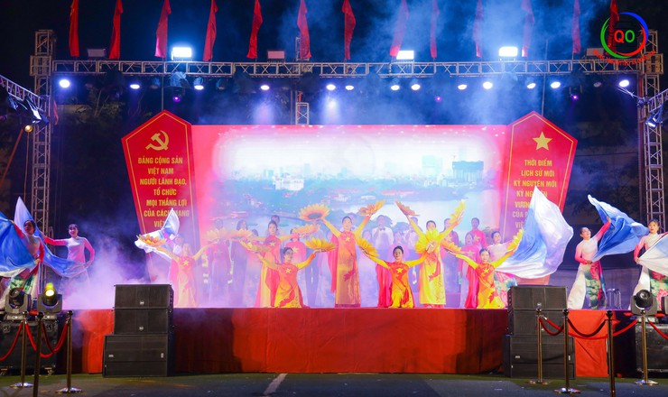 Ấn tượng từ Đêm liên hoan nghệ thuật “Sáng mãi niềm tin theo Đảng” – Chào mừng thành công Đại hội Đảng bộ xã Quốc Oai lần thứ I, nhiệm kỳ 2025–2030- Ảnh 15.