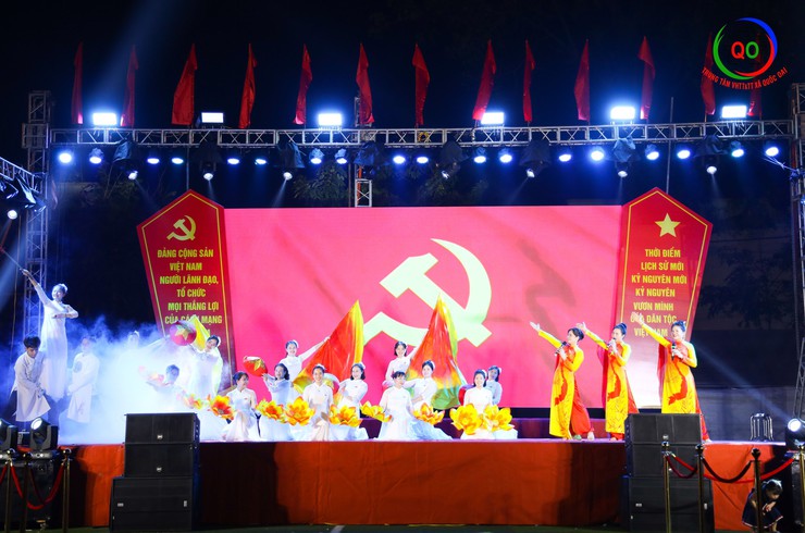 Ấn tượng từ Đêm liên hoan nghệ thuật “Sáng mãi niềm tin theo Đảng” – Chào mừng thành công Đại hội Đảng bộ xã Quốc Oai lần thứ I, nhiệm kỳ 2025–2030- Ảnh 18.