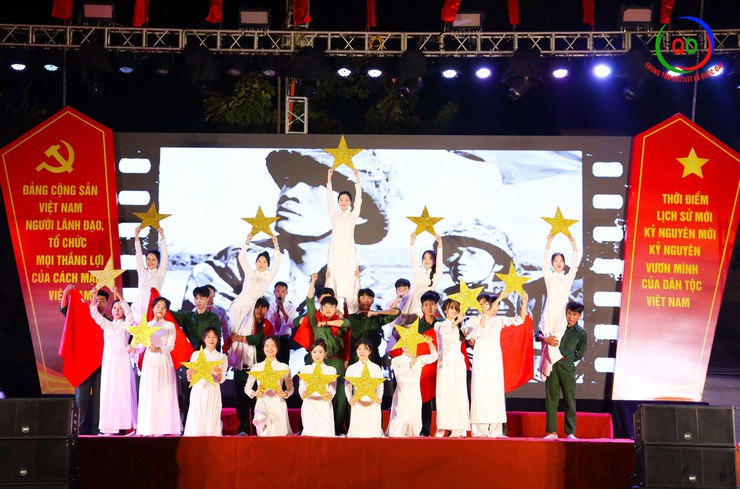 Ấn tượng từ Đêm liên hoan nghệ thuật “Sáng mãi niềm tin theo Đảng” – Chào mừng thành công Đại hội Đảng bộ xã Quốc Oai lần thứ I, nhiệm kỳ 2025–2030- Ảnh 23.