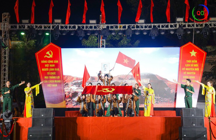 Ấn tượng từ Đêm liên hoan nghệ thuật “Sáng mãi niềm tin theo Đảng” – Chào mừng thành công Đại hội Đảng bộ xã Quốc Oai lần thứ I, nhiệm kỳ 2025–2030- Ảnh 25.