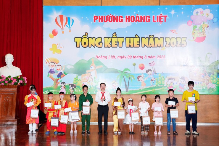 Phường Hoàng Liệt tổ chức Hội nghị tổng kết hoạt động thiếu nhi hè năm 2025- Ảnh 3.