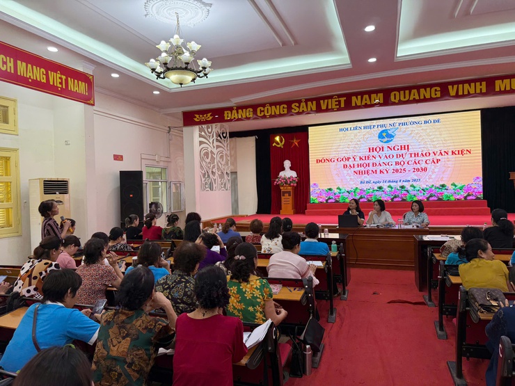 Hội LHPN phường Bồ Đề tổ chức hội nghị lấy ý kiến đóng góp vào Dự thảo văn kiện Đại hội Đảng bộ các cấp- Ảnh 2.
