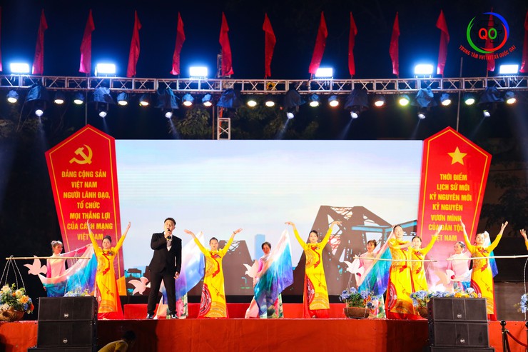 Ấn tượng từ Đêm liên hoan nghệ thuật “Sáng mãi niềm tin theo Đảng” – Chào mừng thành công Đại hội Đảng bộ xã Quốc Oai lần thứ I, nhiệm kỳ 2025–2030- Ảnh 33.