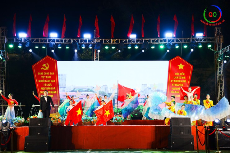 Ấn tượng từ Đêm liên hoan nghệ thuật “Sáng mãi niềm tin theo Đảng” – Chào mừng thành công Đại hội Đảng bộ xã Quốc Oai lần thứ I, nhiệm kỳ 2025–2030- Ảnh 34.