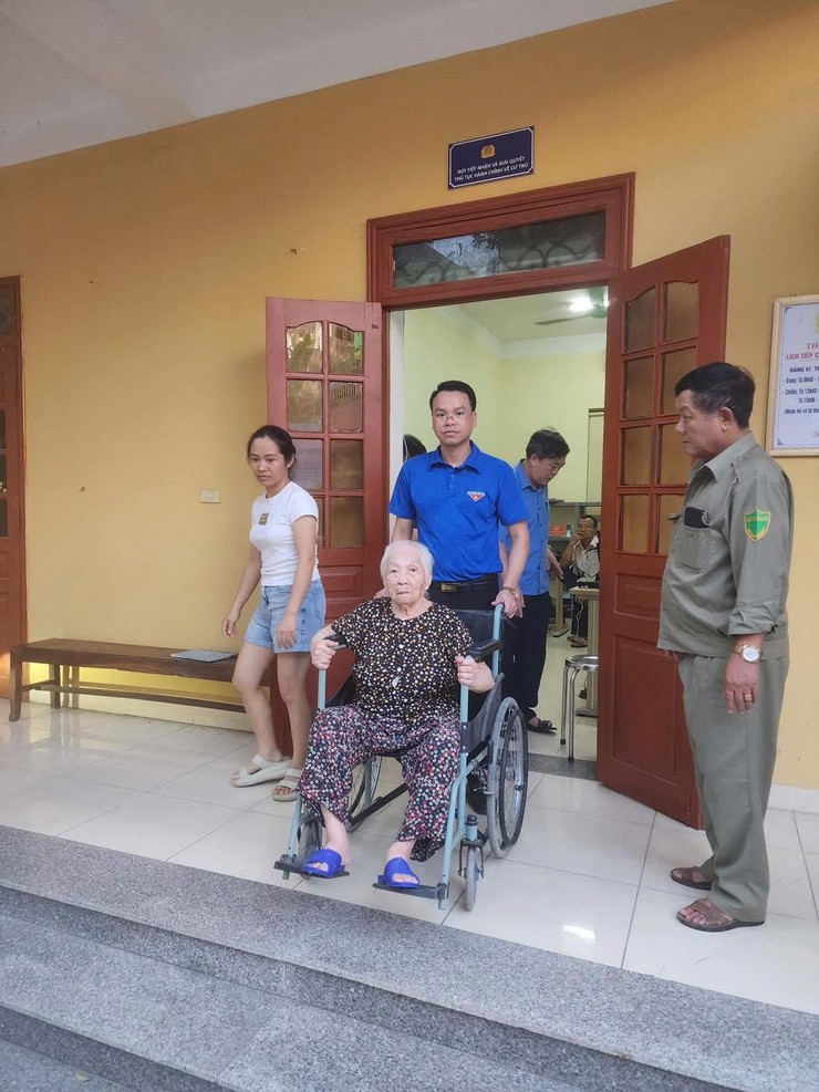 SÓC SƠN- NHỮNG NGÀY ĐẦU ĐỔI THẺ ĐẢNG VIÊN THEO CHỈ ĐẠO CỦA TRUNG ƯƠNG- Ảnh 3.