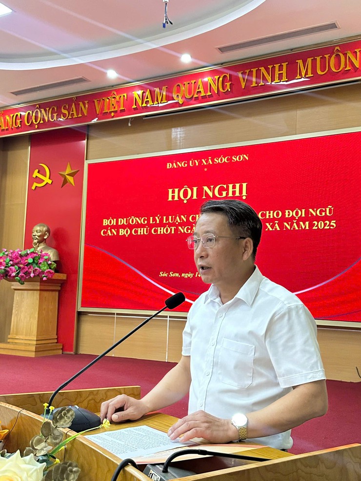 ĐẢNG UỶ XÃ SÓC SƠN TỔ CHỨC HỘI NGHỊ BỒI DƯỠNG CHÍNH TRỊ HÈ CHO CÁN BỘ CHỦ CHỐT NGÀNH GIÁO DỤC TRÊN  ĐỊA BÀN XÃ- Ảnh 1.