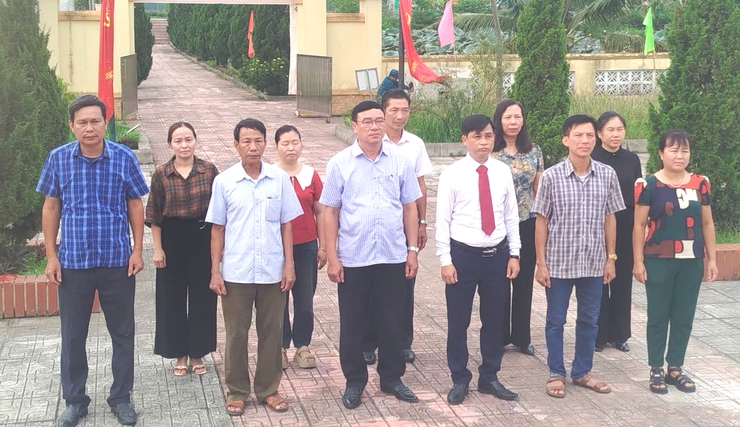 XÃ ỨNG HÒA TỔ CHỨC DÂNG HƯƠNG TẠI 9 ĐIỂM NGHĨA TRANG LIỆT SỸ, TRƯỚC THỀM ĐẠI HỘI ĐẠI BIỂU ĐẢNG BỘ LẦN THỨ I, NHIỆM KỲ 2025 – 2030- Ảnh 12.