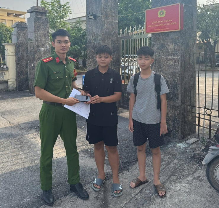 Gương sáng học đường: Hai học sinh nhặt được của rơi, trả lại người mất- Ảnh 1.