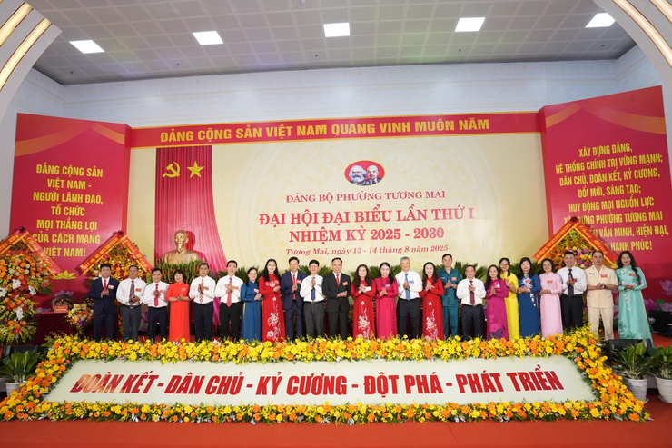 NHỮNG HÌNH ẢNH ẤN TƯỢNG TẠI ĐẠI HỘI ĐẠI BIỂU ĐẢNG BỘ PHƯỜNG TƯƠNG MAI LẦN THỨ I, NHIỆM KỲ 2025-2030- Ảnh 4.