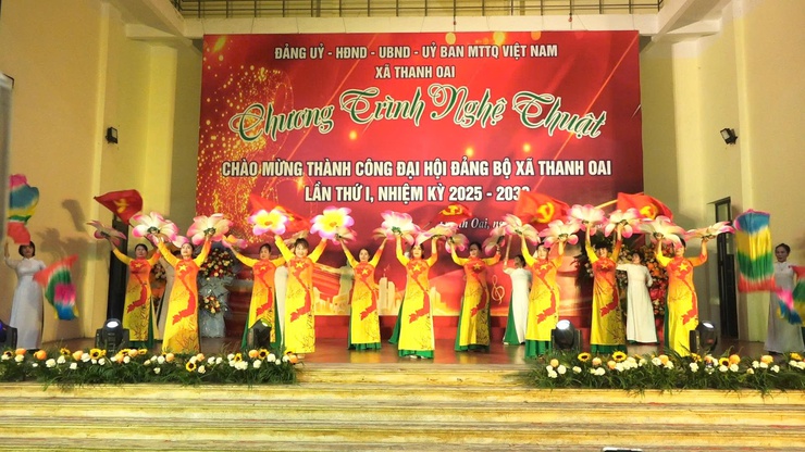 ĐẶC SẮC CHƯƠNG TRÌNH NGHỆ THUẬT CHÀO MỪNG THÀNH CÔNG ĐẠI HỘI ĐẠI BIỂU ĐẢNG BỘ XÃ THANH OAI LẦN THỨ I, NHIỆM KỲ 2025-2030- Ảnh 9.