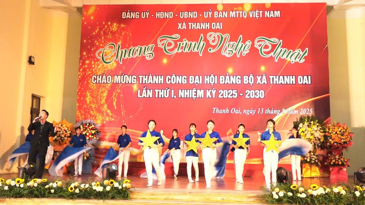 ĐẶC SẮC CHƯƠNG TRÌNH NGHỆ THUẬT CHÀO MỪNG THÀNH CÔNG ĐẠI HỘI ĐẠI BIỂU ĐẢNG BỘ XÃ THANH OAI LẦN THỨ I, NHIỆM KỲ 2025-2030- Ảnh 7.