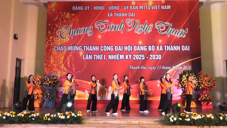 ĐẶC SẮC CHƯƠNG TRÌNH NGHỆ THUẬT CHÀO MỪNG THÀNH CÔNG ĐẠI HỘI ĐẠI BIỂU ĐẢNG BỘ XÃ THANH OAI LẦN THỨ I, NHIỆM KỲ 2025-2030- Ảnh 8.