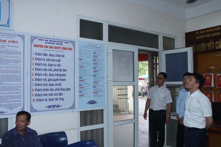 Thành phố về kiểm tra điểm phục vụ hành chính công xã Phú Xuyên- Ảnh 6.
