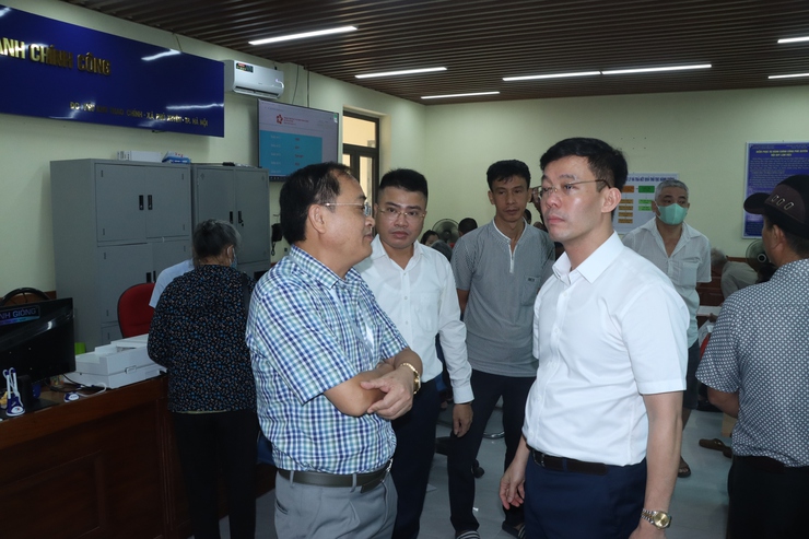 Thành phố về kiểm tra điểm phục vụ hành chính công xã Phú Xuyên- Ảnh 1.