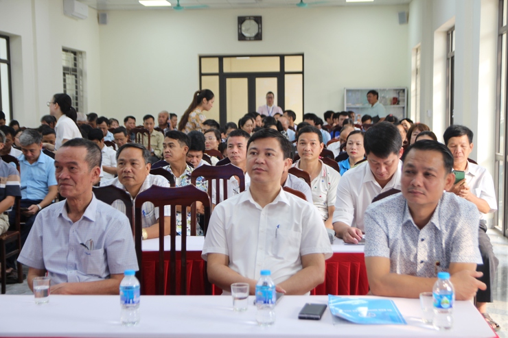 Hòa Xá ra mắt mô hình Tổ chuyển đổi số cộng đồng, phát động “Bình dân học vụ số”- Ảnh 1.