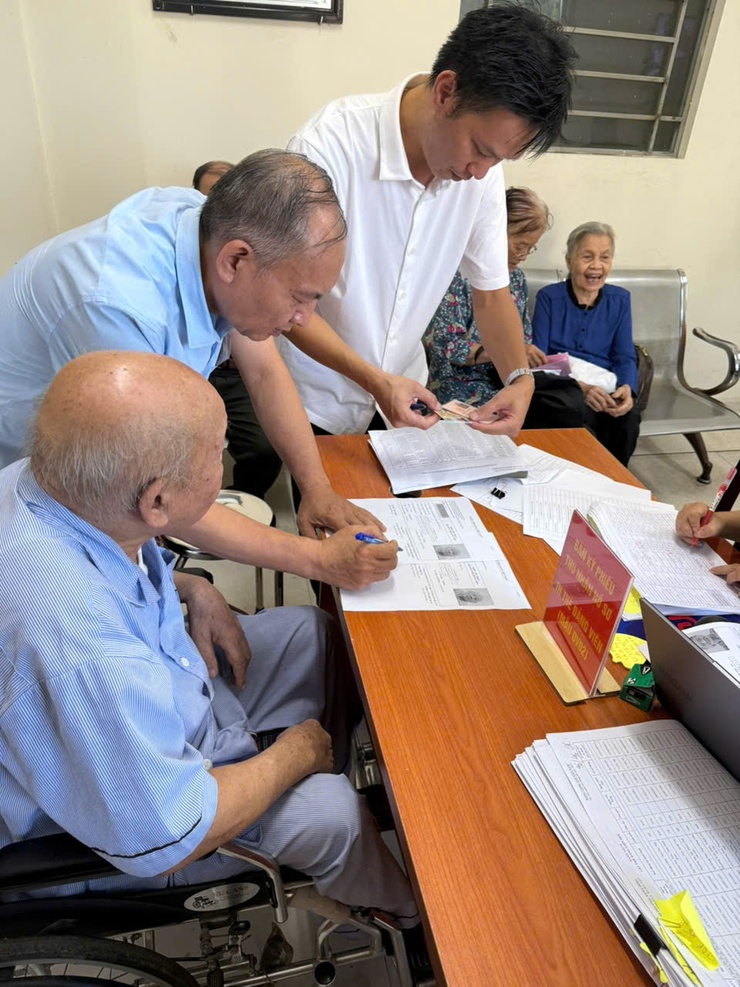 Phường Xuân Đỉnh tích cực triển khai công tác đổi thẻ đảng viên- Ảnh 3.