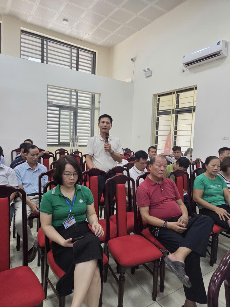 Hội nghị gặp mặt lãnh đạo thôn, tổ dân phố trên địa bàn xã để giới thiệu các đầu mối liên hệ công tác của UBND xã.- Ảnh 2.