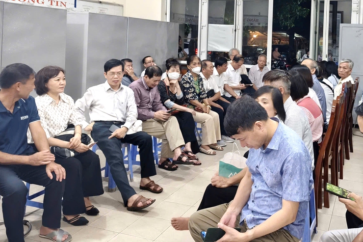 Đảng bộ phường Thanh Xuân đẩy mạnh công tác cấp đổi thẻ Đảng, hoàn thành sớm tiến độ- Ảnh 1.