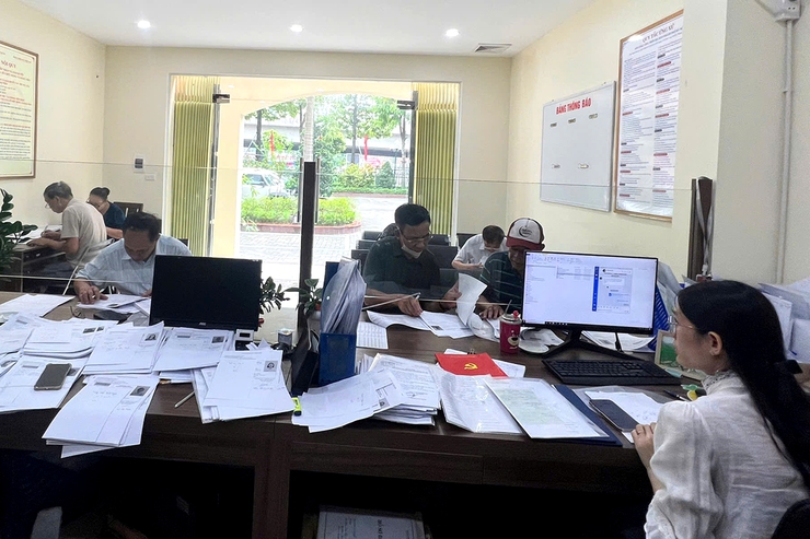 Đảng bộ phường Thanh Xuân đẩy mạnh công tác cấp đổi thẻ Đảng, hoàn thành sớm tiến độ- Ảnh 6.