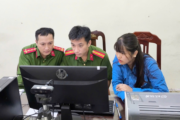 Đảng bộ phường Thanh Xuân đẩy mạnh công tác cấp đổi thẻ Đảng, hoàn thành sớm tiến độ- Ảnh 8.