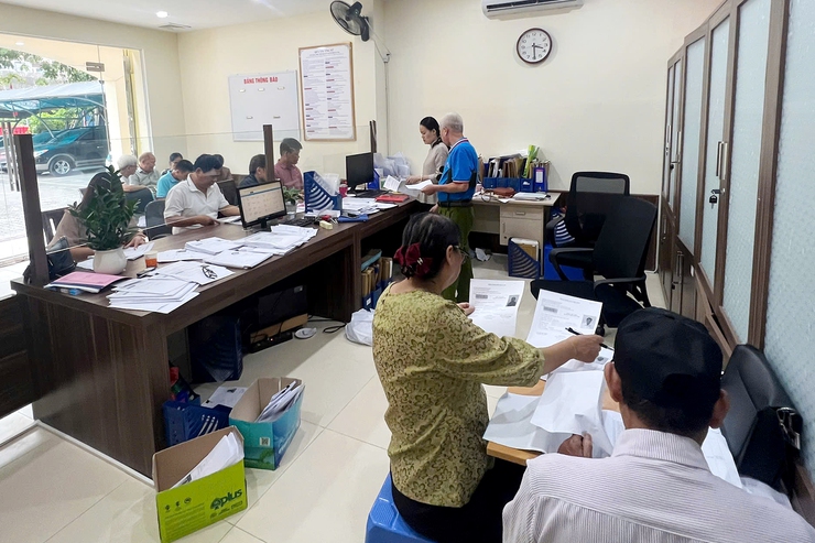 Đảng bộ phường Thanh Xuân đẩy mạnh công tác cấp đổi thẻ Đảng, hoàn thành sớm tiến độ- Ảnh 2.