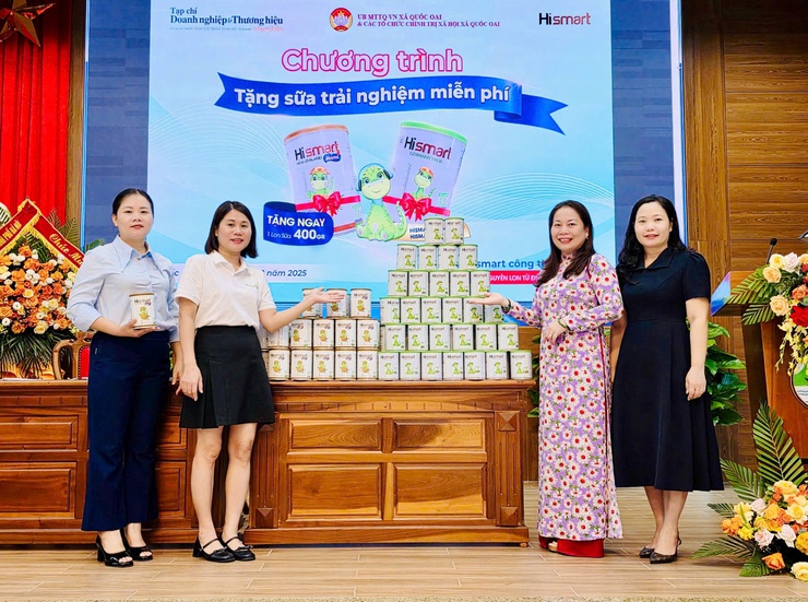 Trao tặng 165 suất sữa Hismart cho 112 trẻ em dưới 15 tháng tuổi tại xã Quốc Oai: chung tay vì tương lai trẻ em việt- Ảnh 1.