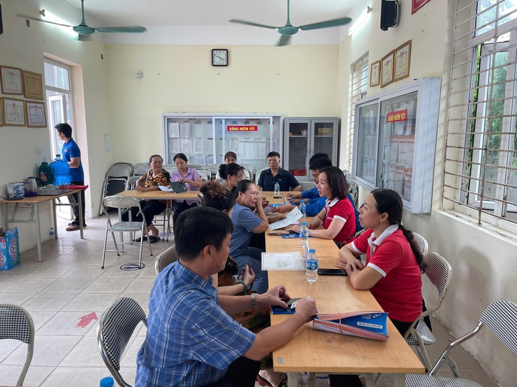 Phường Long Biên phát động hưởng ứng Chiến dịch “45 ngày đêm ra quân hỗ trợ hoạt động chuyển đổi số”- Ảnh 8.