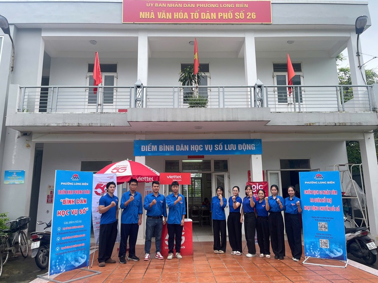 Phường Long Biên phát động hưởng ứng Chiến dịch “45 ngày đêm ra quân hỗ trợ hoạt động chuyển đổi số”- Ảnh 7.