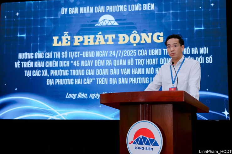 Phường Long Biên phát động hưởng ứng Chiến dịch “45 ngày đêm ra quân hỗ trợ hoạt động chuyển đổi số”- Ảnh 1.