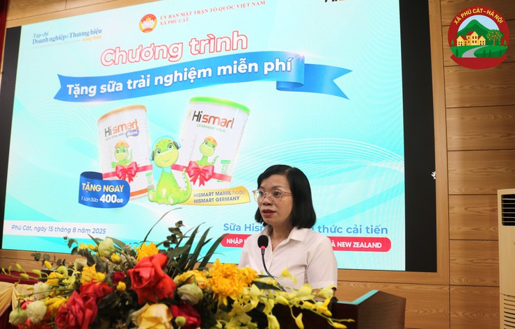 Chương trình tặng quà sữa cho trẻ em dưới 15 tháng tuổi tại xã Phú Cát- Ảnh 7.