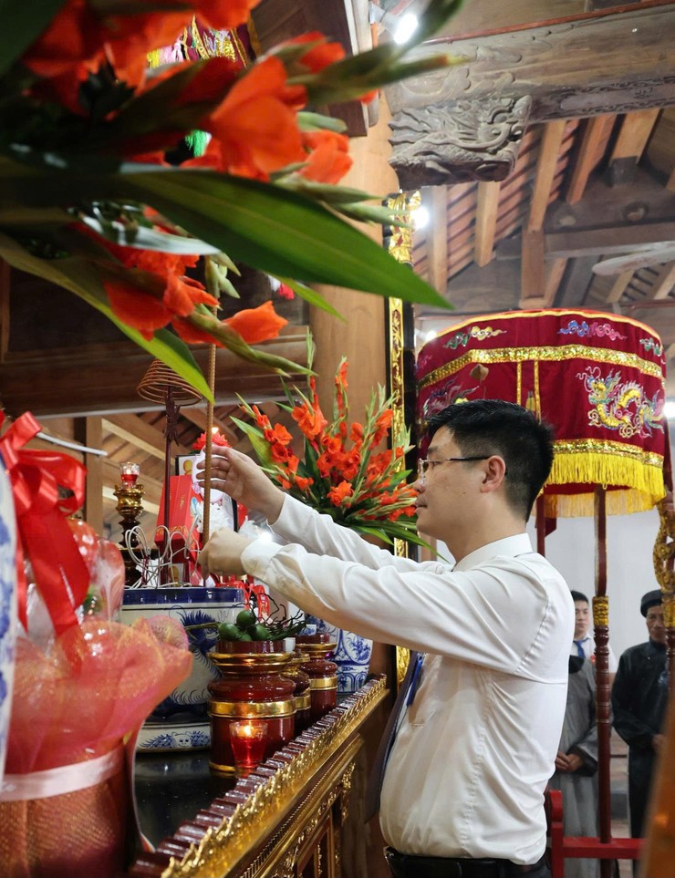 XÃ ĐA PHÚC - LỄ GẮN BIỂN CÔNG TRÌNH TU BỔ, TÔN TẠO ĐÌNH THÔN TRUNG- Ảnh 15.
