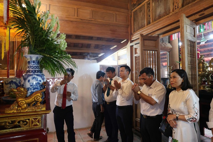 XÃ ĐA PHÚC - LỄ GẮN BIỂN CÔNG TRÌNH TU BỔ, TÔN TẠO ĐÌNH THÔN TRUNG- Ảnh 11.
