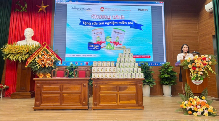 Trao tặng 165 suất sữa Hismart cho 112 trẻ em dưới 15 tháng tuổi tại xã Quốc Oai: chung tay vì tương lai trẻ em việt- Ảnh 6.