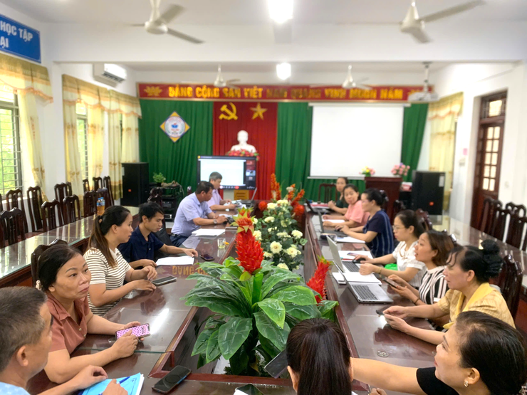 HỘI NGHỊ HỌC TẬP, QUÁN TRIỆT, TRIỂN KHAI THỰC HIỆN 4 NGHỊ QUYẾT CỦA BỘ CHÍNH TRỊ KHÓA XIII VÀ NGHỊ QUYẾT ĐẠI HỘI ĐẢNG BỘ XÃ DÂN hÒA LẦN THỨ I NHIỆM KỲ 2025-2030.- Ảnh 8.