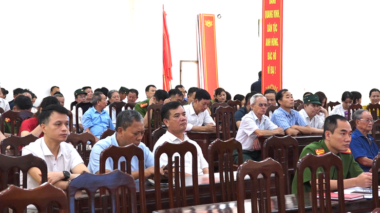 HỘI NGHỊ HỌC TẬP, QUÁN TRIỆT, TRIỂN KHAI THỰC HIỆN 4 NGHỊ QUYẾT CỦA BỘ CHÍNH TRỊ KHÓA XIII VÀ NGHỊ QUYẾT ĐẠI HỘI ĐẢNG BỘ XÃ DÂN hÒA LẦN THỨ I NHIỆM KỲ 2025-2030.- Ảnh 11.