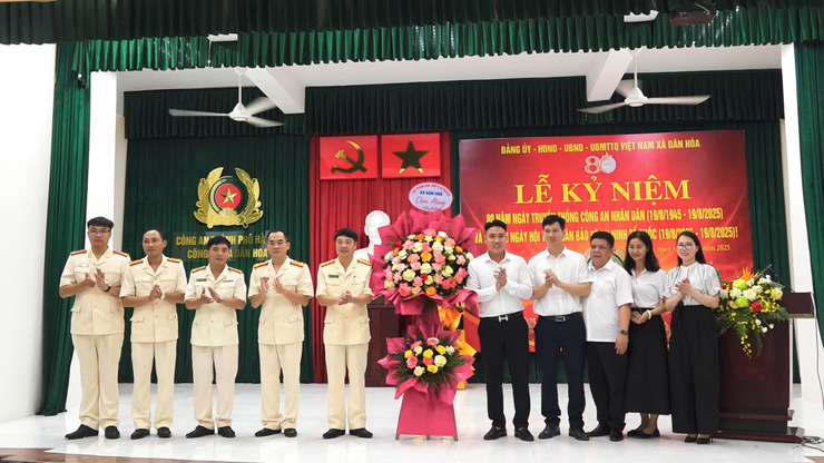 Xã Dân Hòa: Kỷ niệm 80 năm Ngày truyền thống Công an nhân dân Việt Nam (19/08/1945- 19/08/2025) và 20 năm Ngày hội toàn dân bảo vệ an ninh Tổ quốc (19/08/2005 – 19/08/2025) - Ảnh 2.
