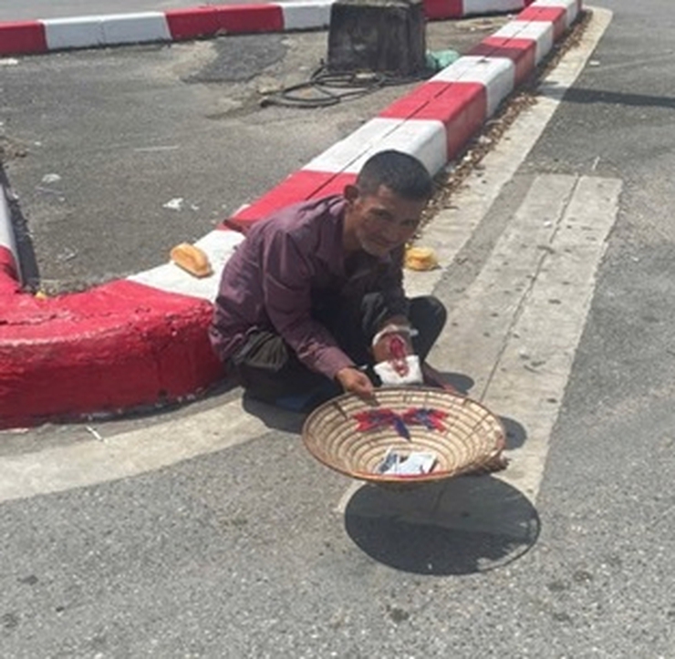 Tăng cường kiểm tra rà soát, tập trung tiếp nhận người lang thang trên địa bàn dịp kỷ niệm 80 năm Cách mạng Tháng Tám thành công 19/8 và Quốc khánh nước Cộng hoà xã hội chủ nghĩa Việt Nam 2/9- Ảnh 1.