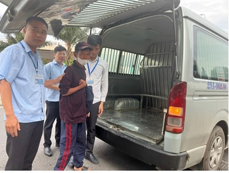 Tăng cường kiểm tra rà soát, tập trung tiếp nhận người lang thang trên địa bàn dịp kỷ niệm 80 năm Cách mạng Tháng Tám thành công 19/8 và Quốc khánh nước Cộng hoà xã hội chủ nghĩa Việt Nam 2/9- Ảnh 2.