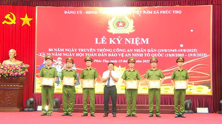 Xã Phúc Thọ long trọng tổ chức Lễ kỷ niệm 80 năm Ngày truyền thống Công an nhân dân Việt Nam và 20 năm Ngày hội Toàn dân bảo vệ an ninh Tổ quốc- Ảnh 8.
